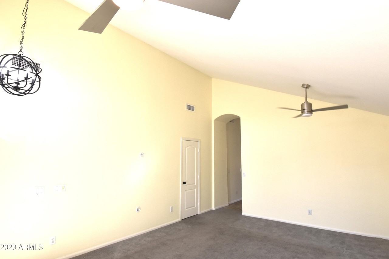 10230 W Country Club Trl - Photo 5 of 38