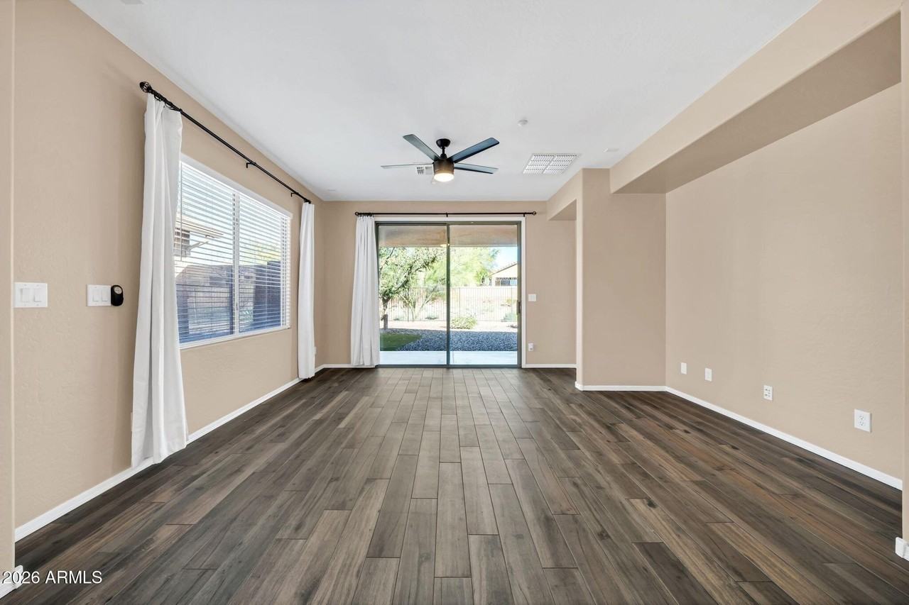 1834 W Owens Way - Photo 6 of 50