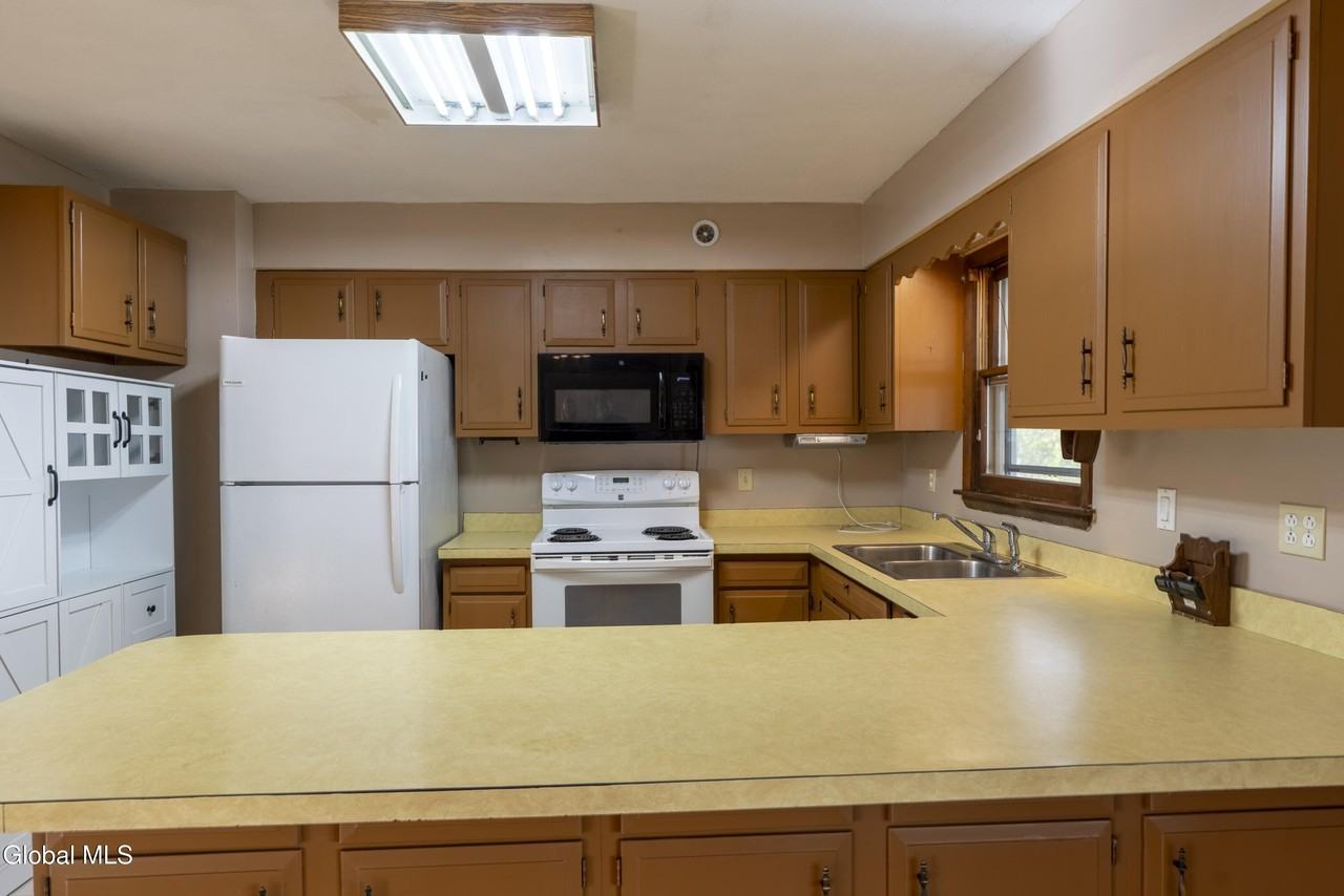 11 Keyes St - Photo 6 of 20