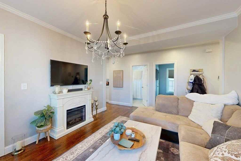 38 38 Pearl 3 - Photo 2 of 14