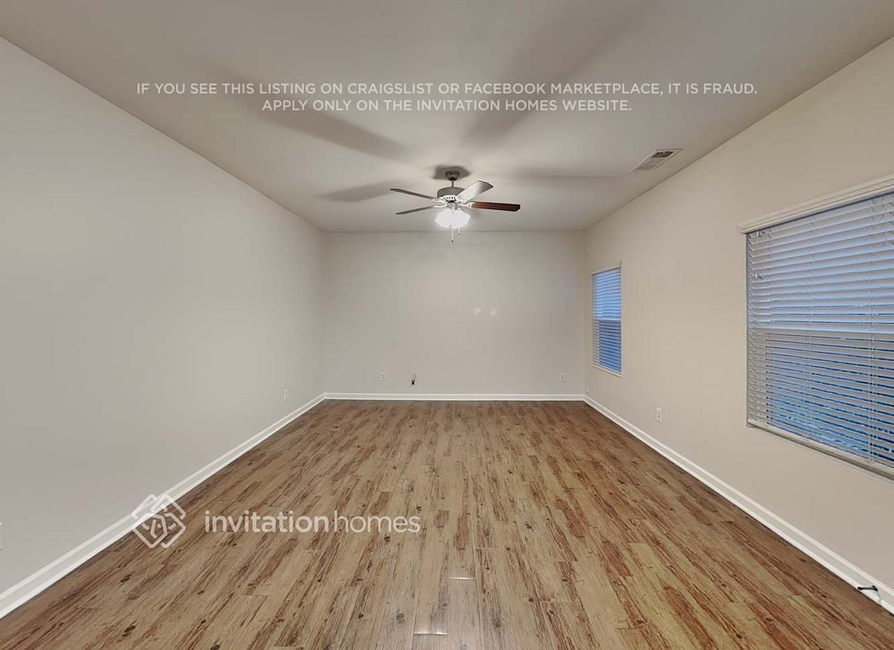 4882 Clarkstone Dr - Photo 7 of 20