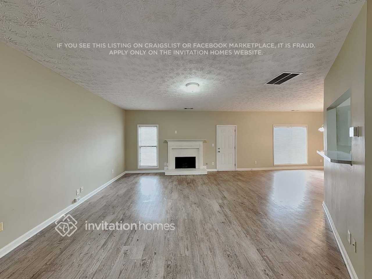 1220 Norwalk Trce - Photo 4 of 19