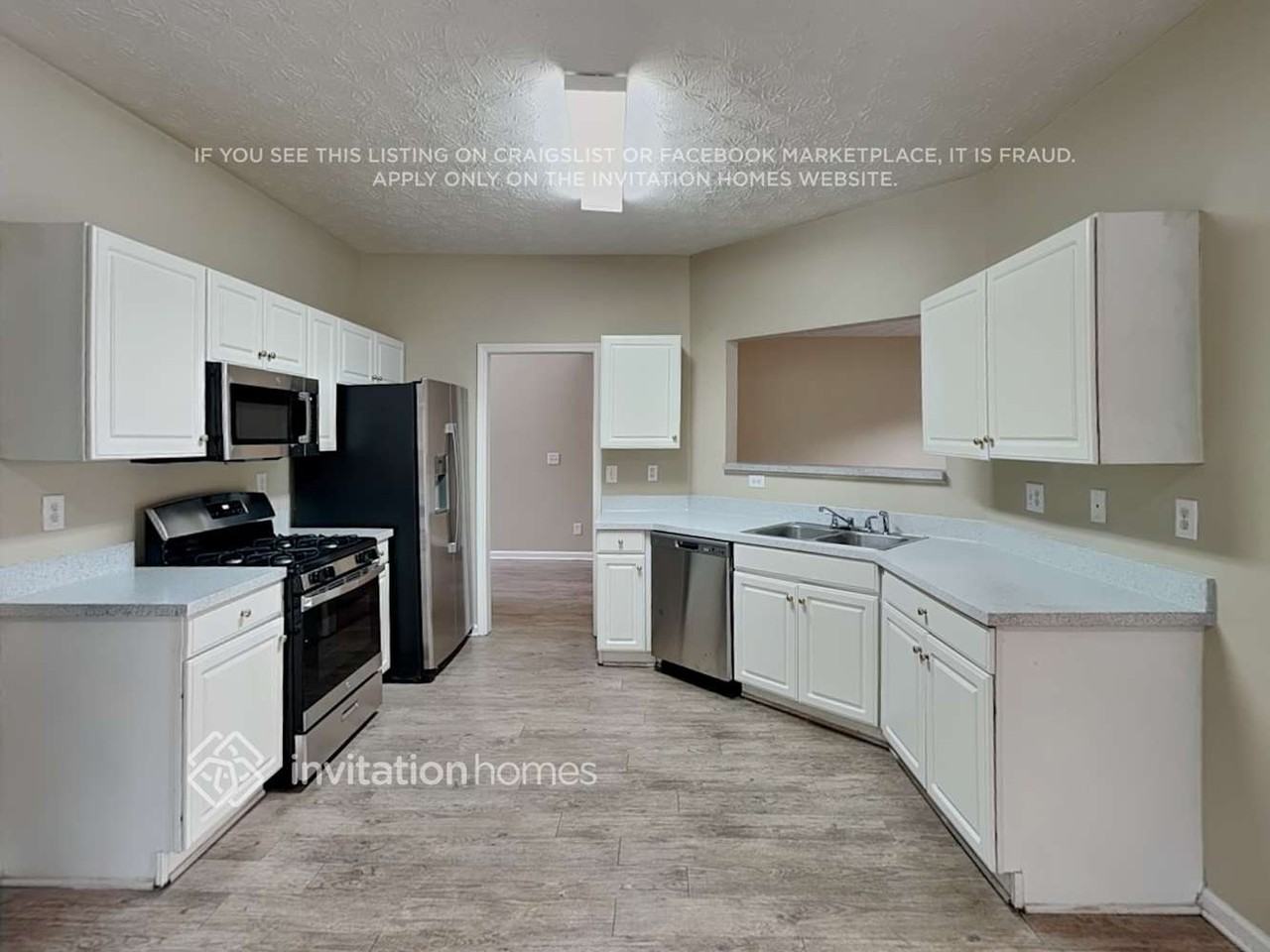 1220 Norwalk Trce - Photo 6 of 19