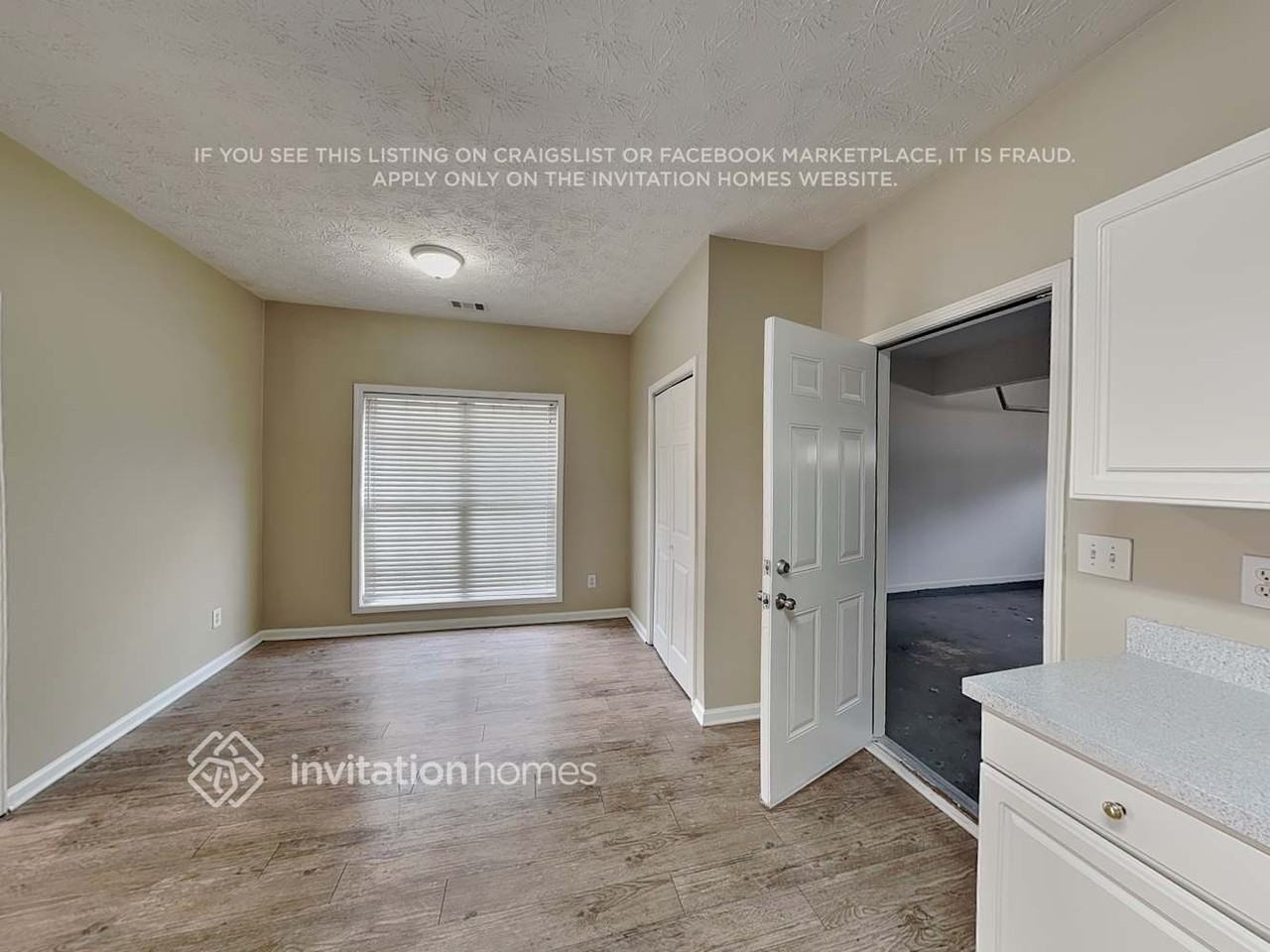 1220 Norwalk Trce - Photo 7 of 19