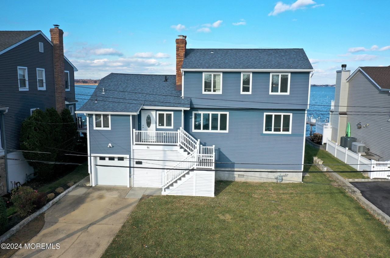 91 Cayuga Ave - Photo 5 of 50