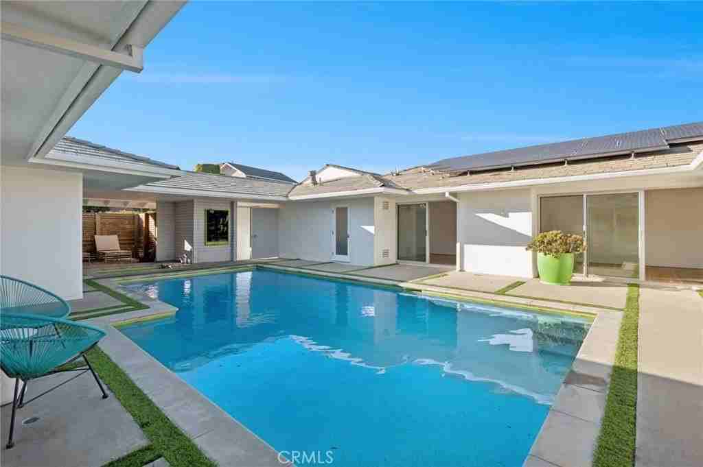 1958 Galaxy Dr - Photo 4 of 39