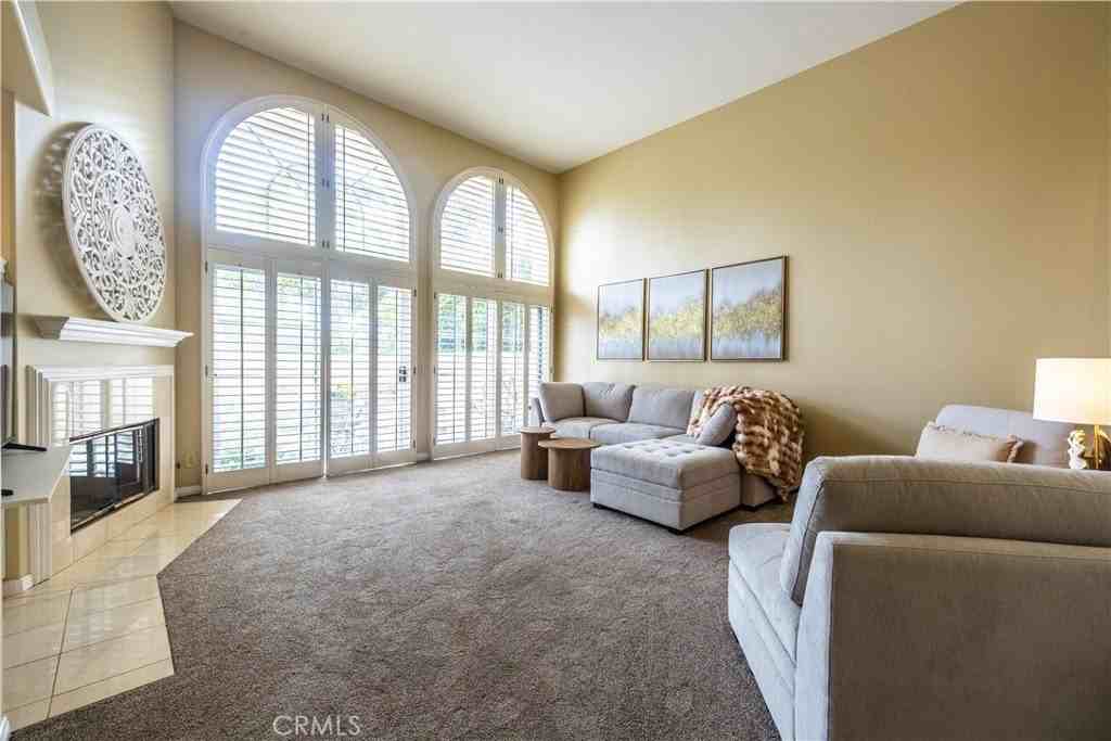 19341 Sawgrass Ln - Photo 3 of 34