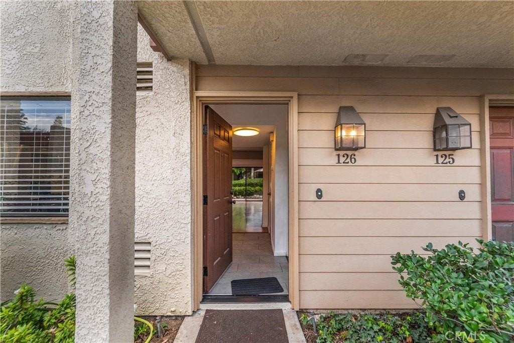 5720 Owensmouth Ave #126 - Photo 3 of 29