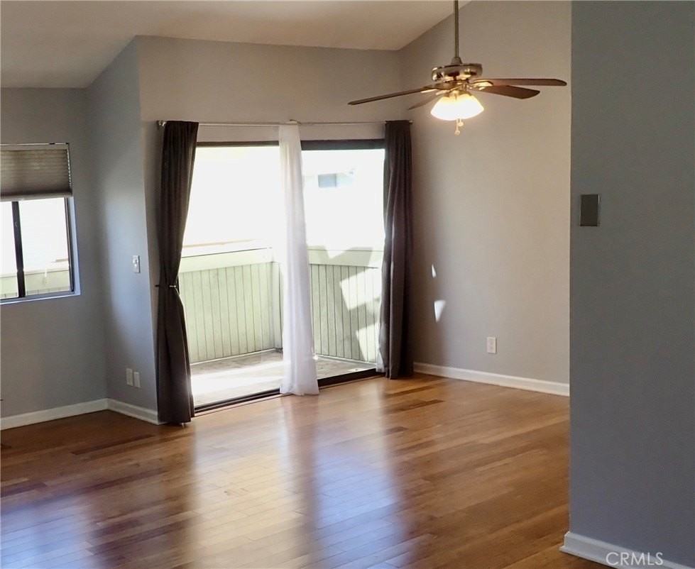 22117 Burbank Blvd - Photo 4 of 10