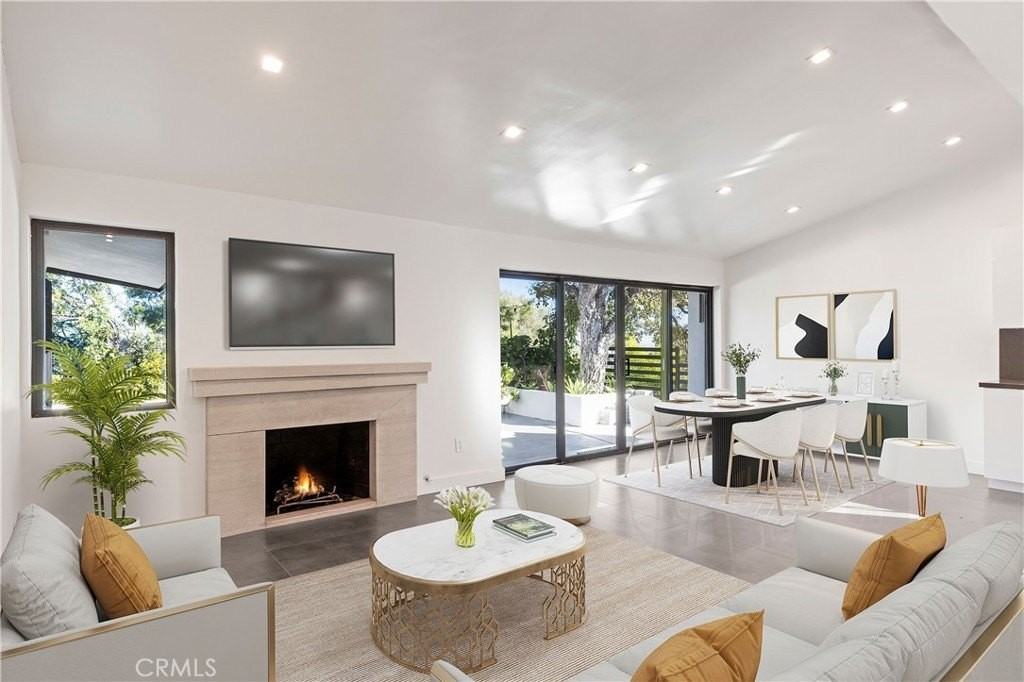 20509 Califa St - Photo 7 of 15