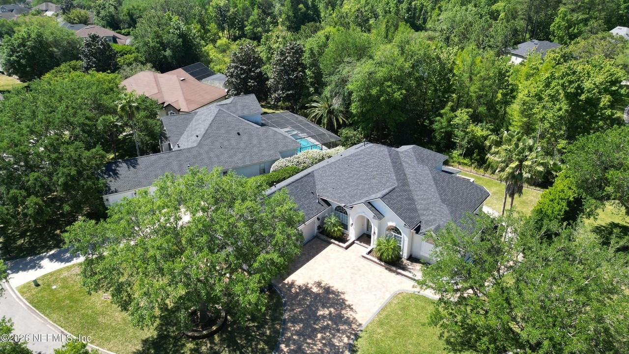 10980 Wood Eden Ct - Photo 3 of 40