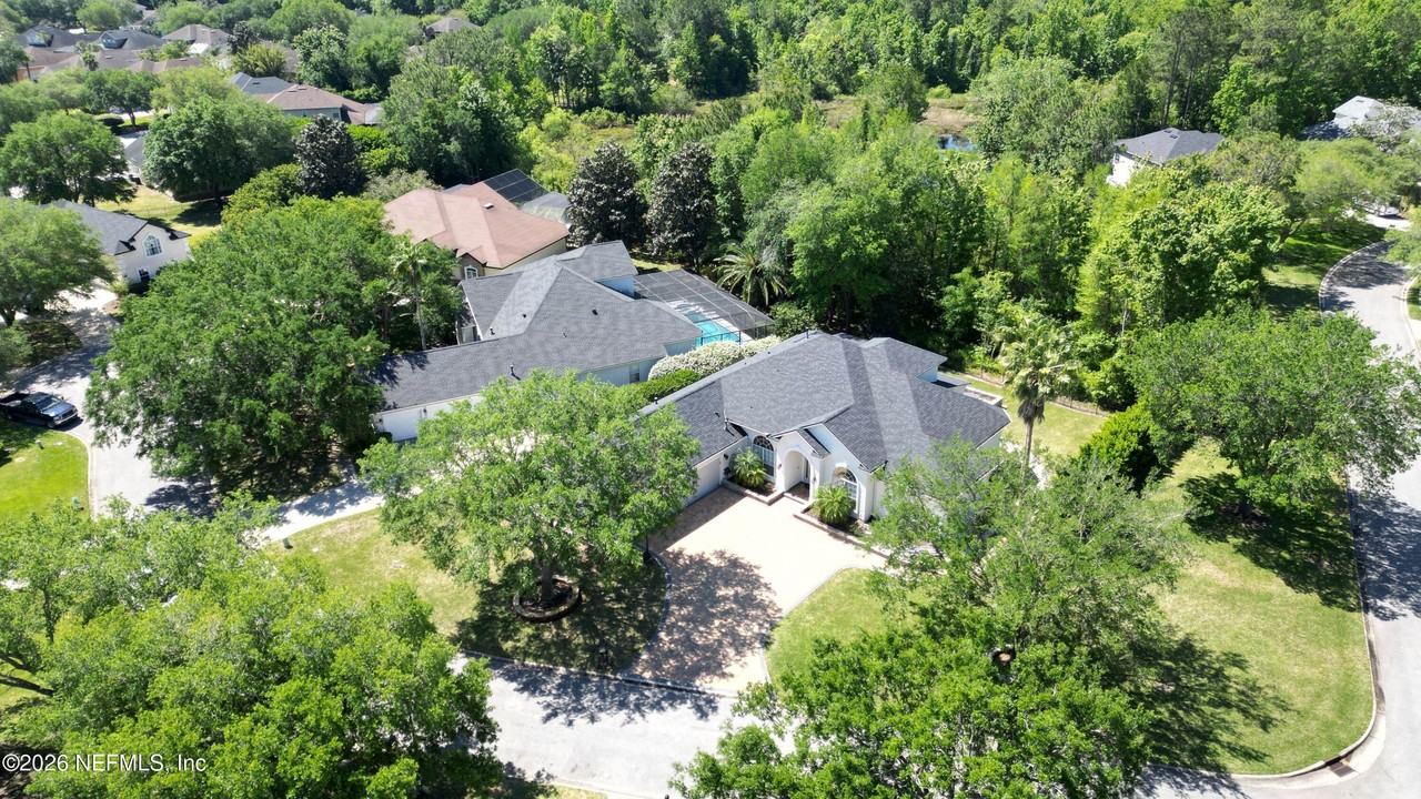 10980 Wood Eden Ct - Photo 5 of 40