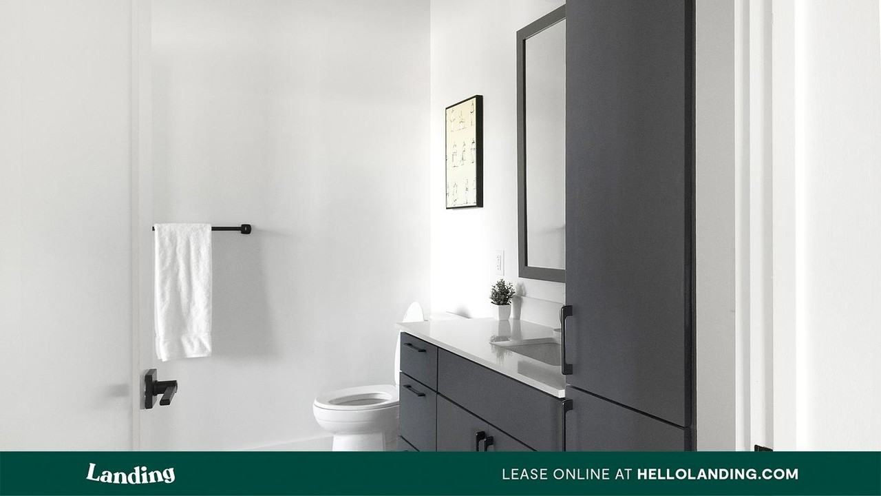 1007 S Mint St - Photo 7 of 50