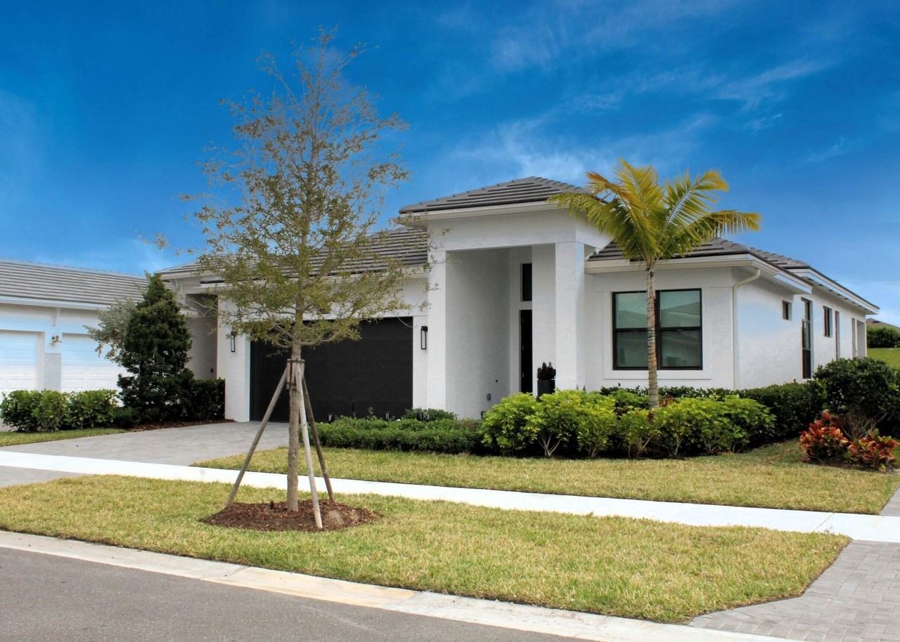 10195 Sw Latium Way - Photo 2 of 26