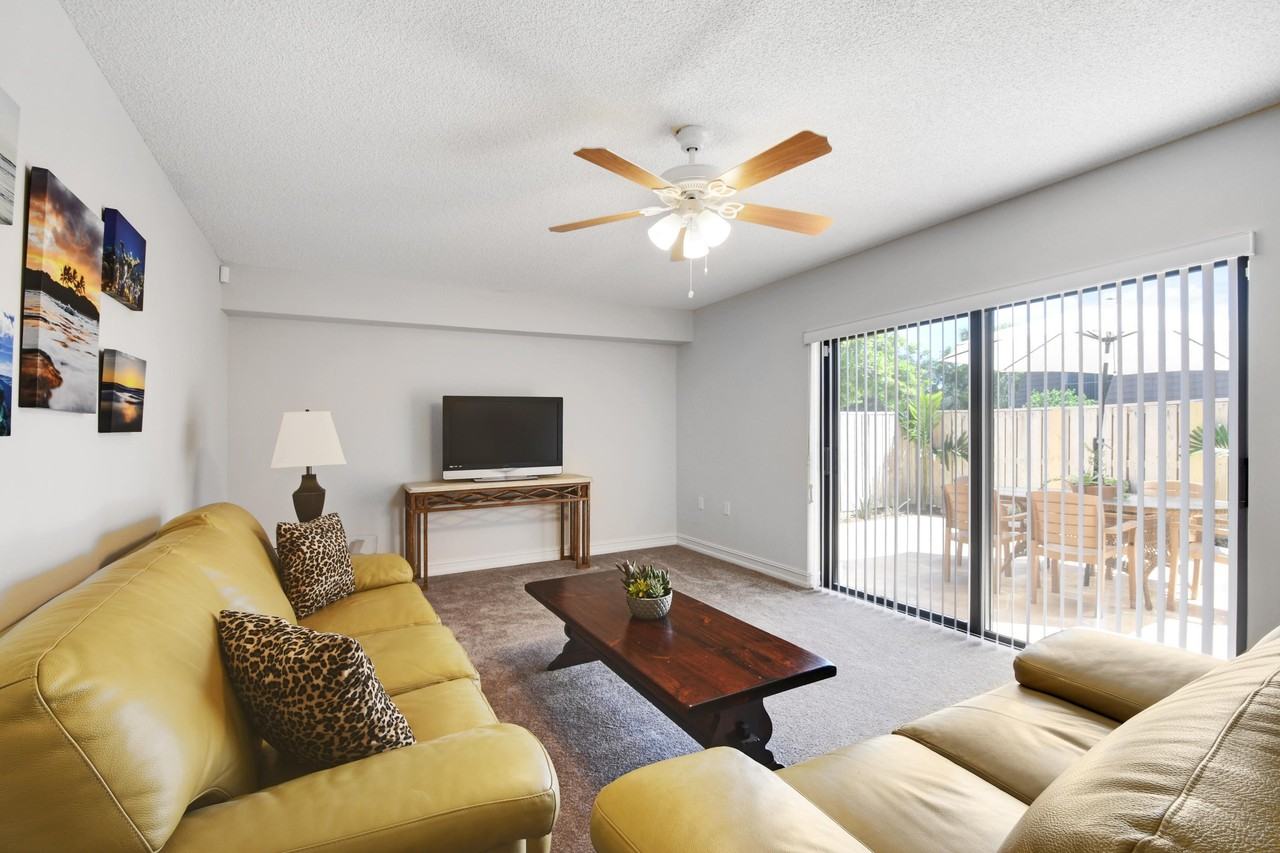 1603 16th Ct - Photo 2 of 31