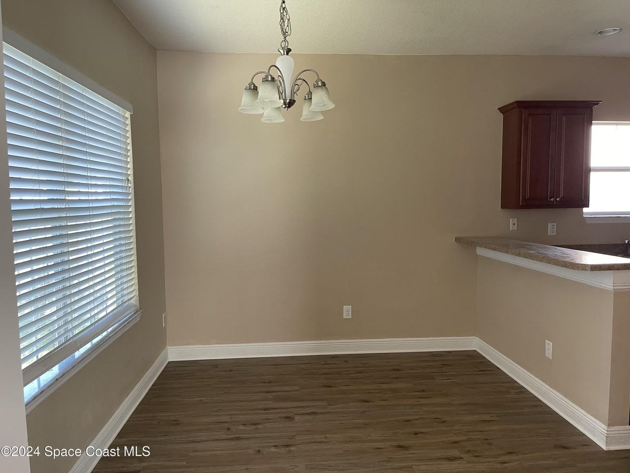 1307 Alaqua Way - Photo 7 of 18