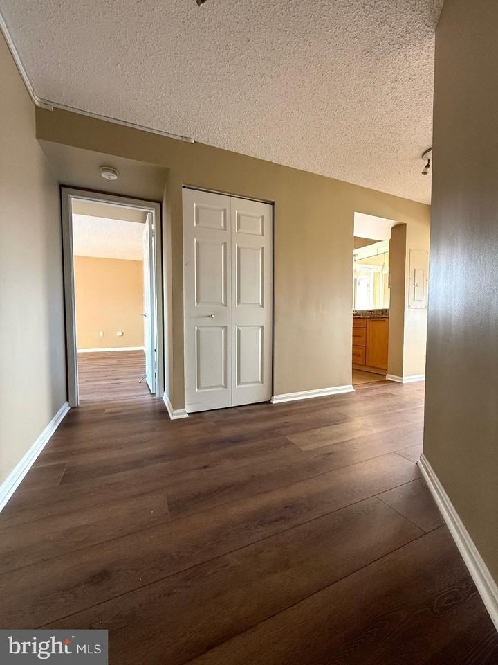 10101 Grosvenor Pl Apt 2005 #2005 - Photo 2 of 35