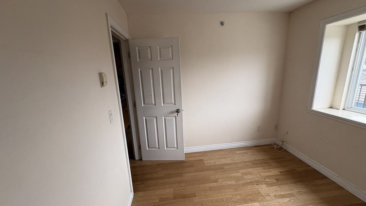 3385 E 24th Ave - Photo 3 of 9