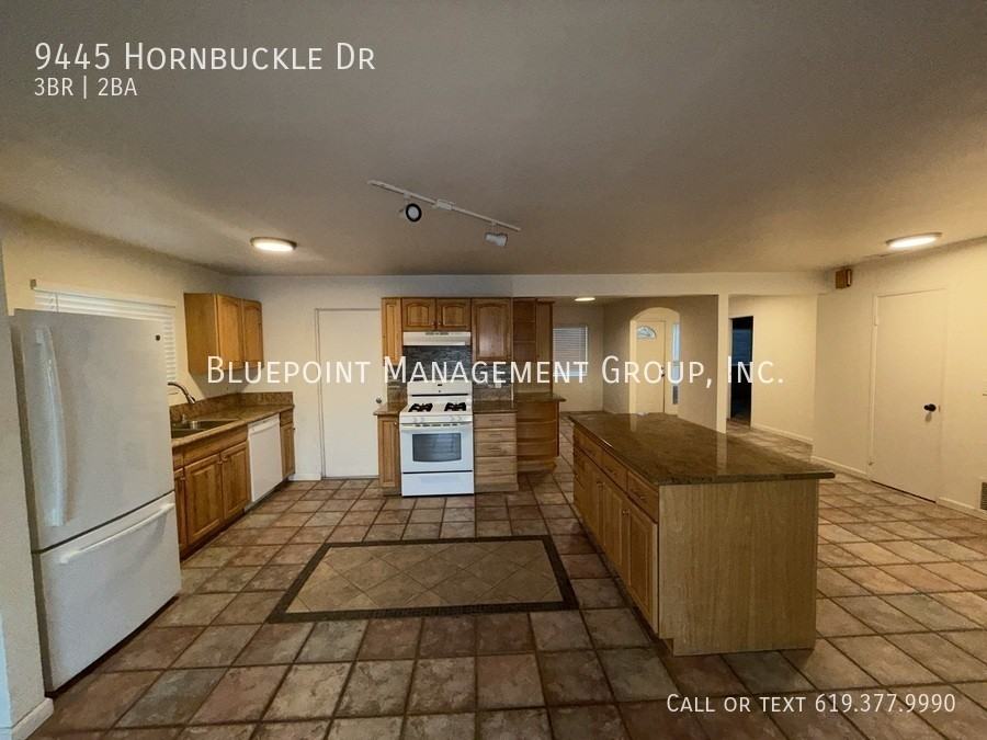 9445 Hornbuckle Dr - Photo 3 of 22