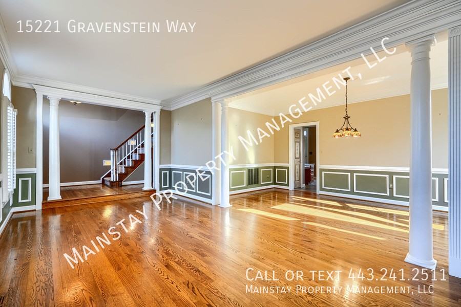 15221 Gravenstein Way - Photo 5 of 47