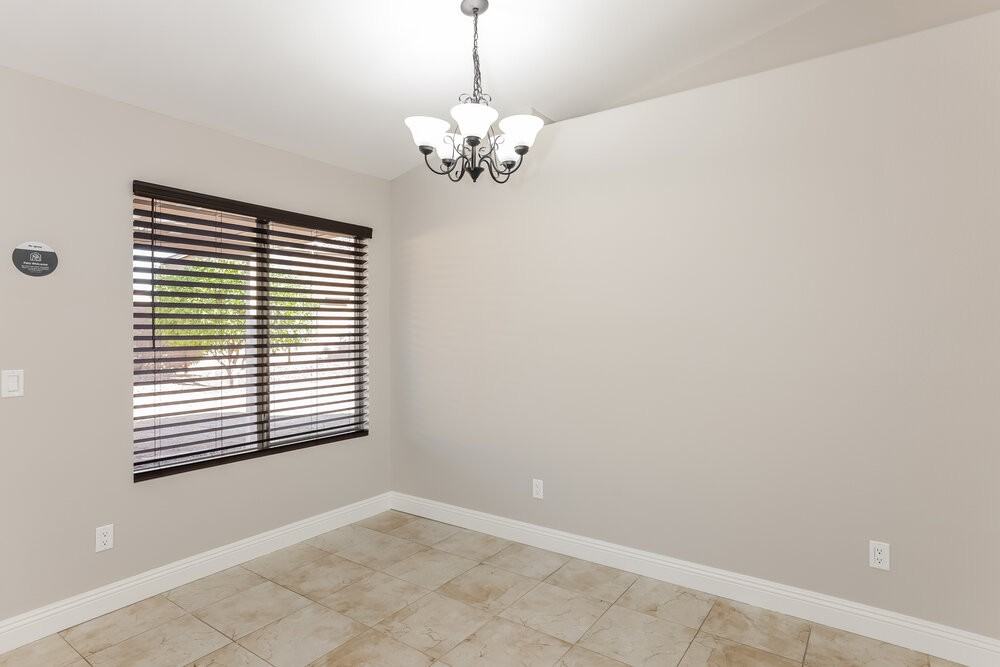 10842 W Sands Dr - Photo 6 of 16