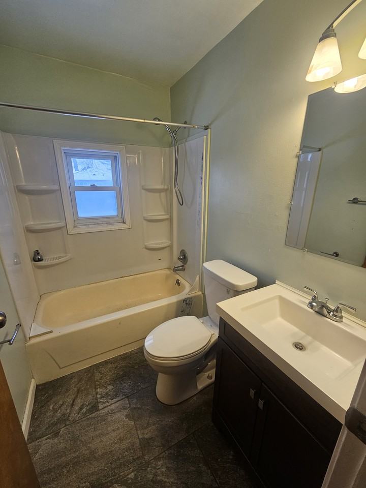 9332 Lamont St - Photo 6 of 8