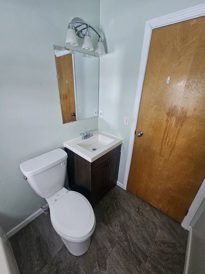 9332 Lamont St - Photo 7 of 8