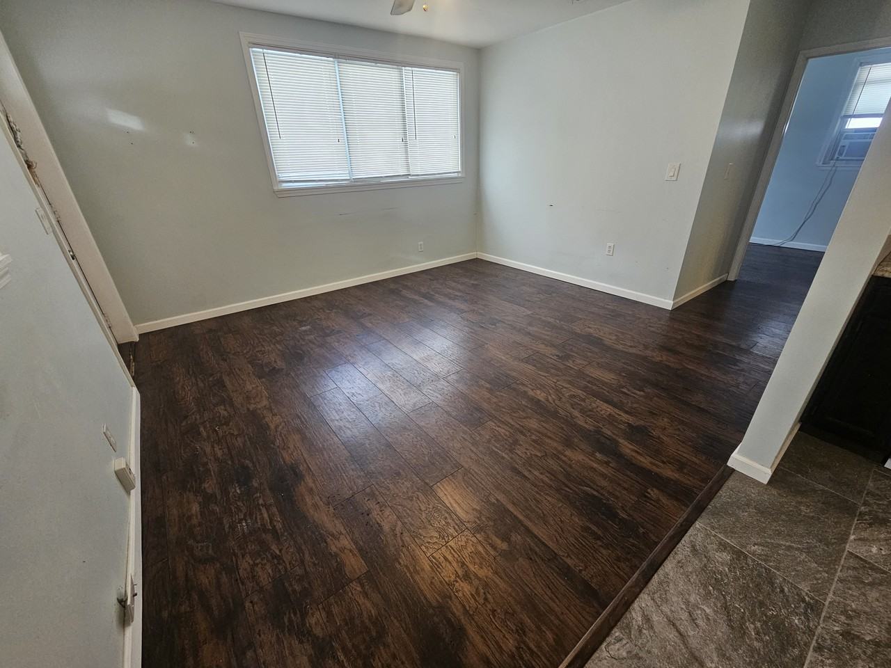 9332 Lamont St - Photo 5 of 8