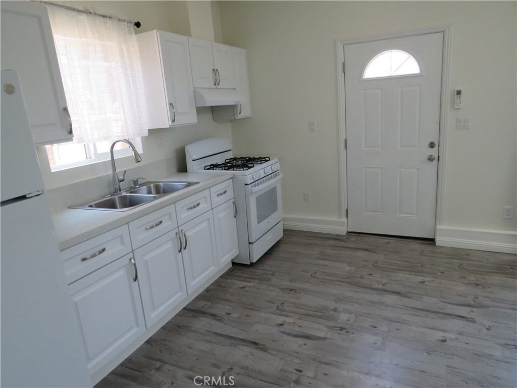 9013 Gladbeck Ave #9013 - Photo 3 of 13