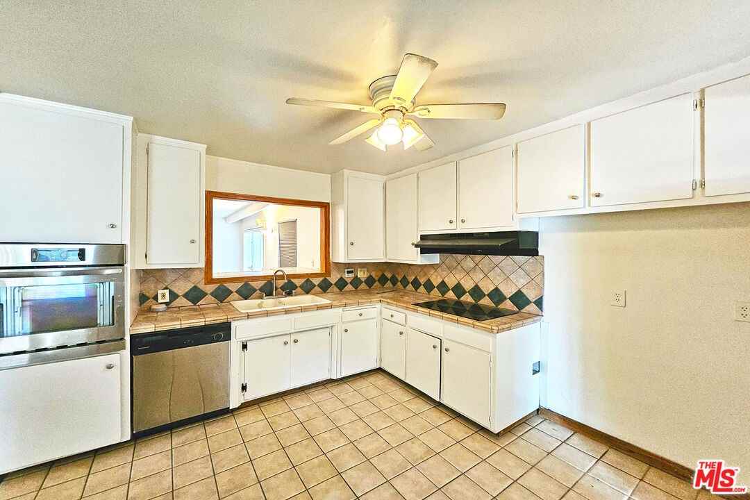 9321 Donna Ave #9321 - Photo 6 of 29