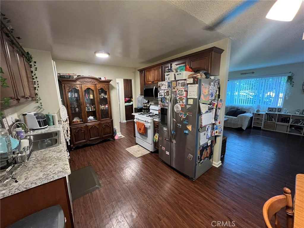 221 N San Gabriel Ave #221D - Photo 7 of 8