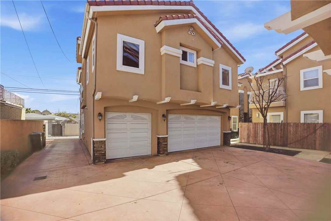 12712 Menlo Ave #12712B - Photo 7 of 14