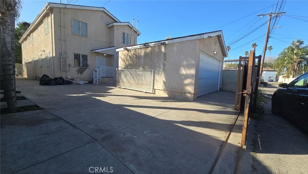 635 E 79th St #635 - Photo 5 of 17