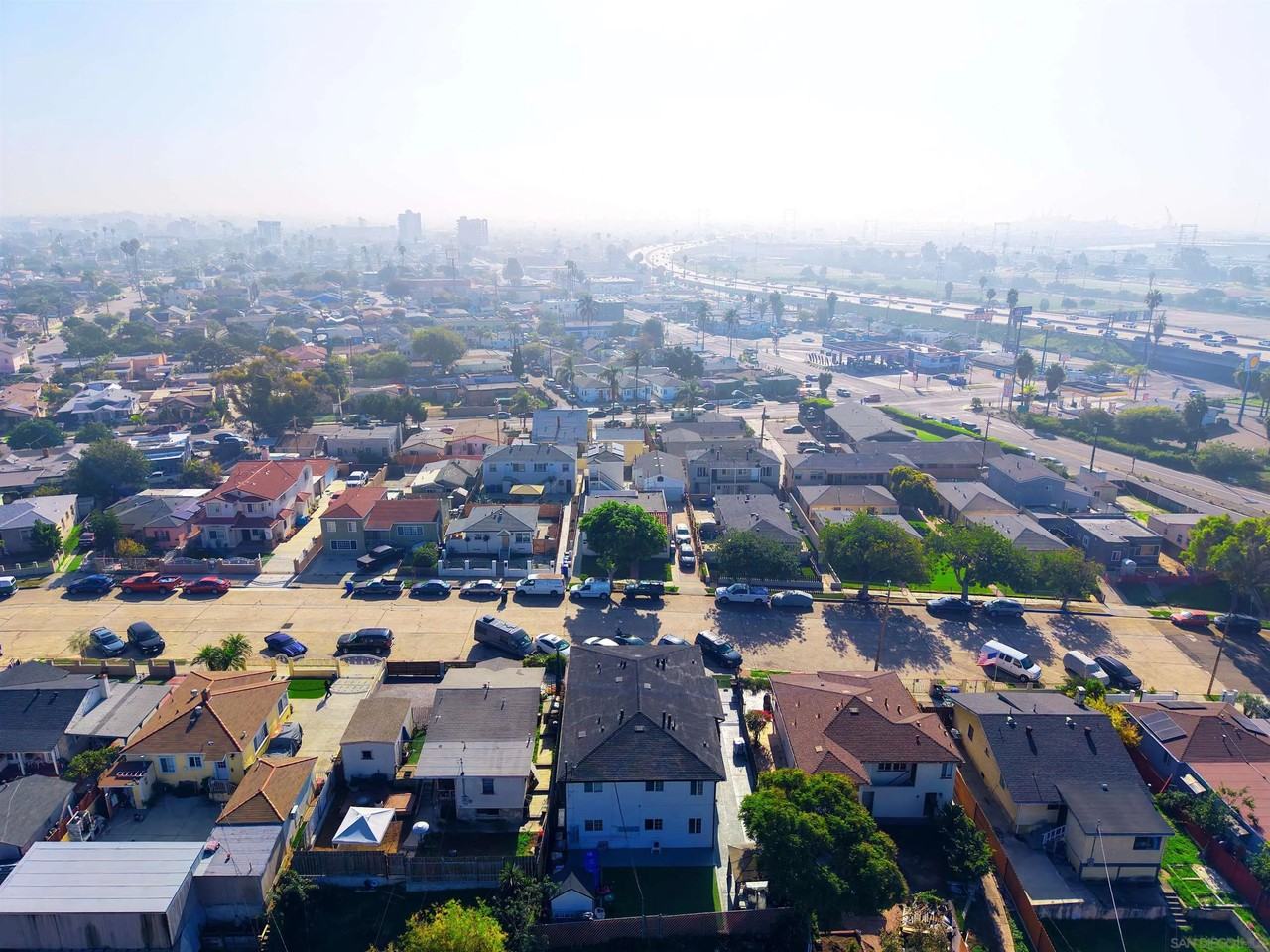 3934 Marine View Ave - Photo 6 of 40