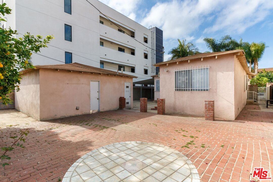 4360 Mclaughlin Ave #4360 - Photo 6 of 37