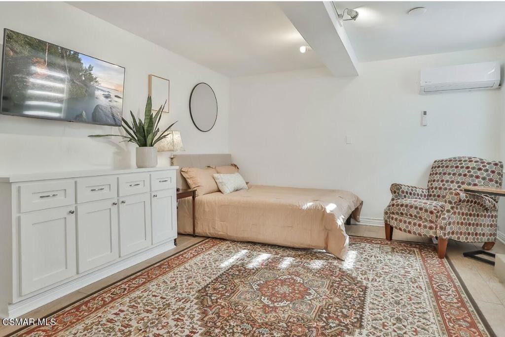 1637 Malcolm Ave #1637 - Photo 3 of 14