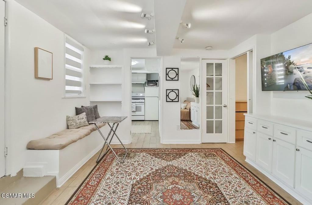 1637 Malcolm Ave #1637 - Photo 6 of 14