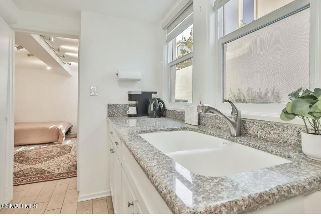 1637 Malcolm Ave #1637 - Photo 7 of 14