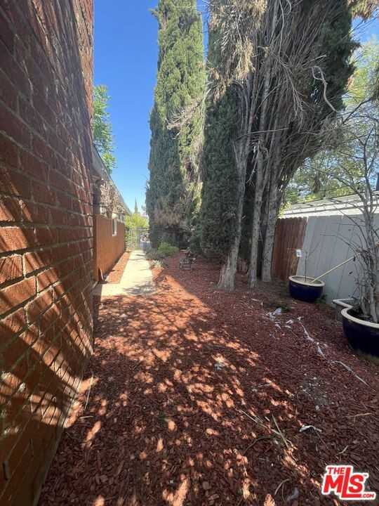 8227 Lindley Ave #8227 - Photo 7 of 22