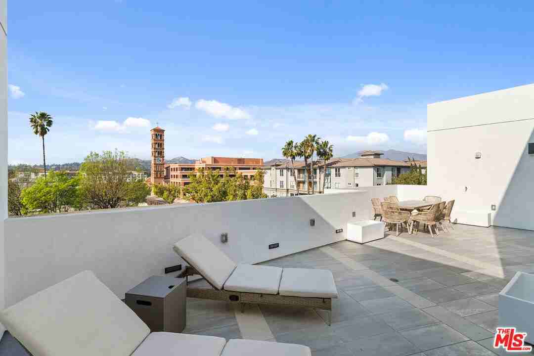 160 Chestnut St #160-201 - Photo 7 of 25