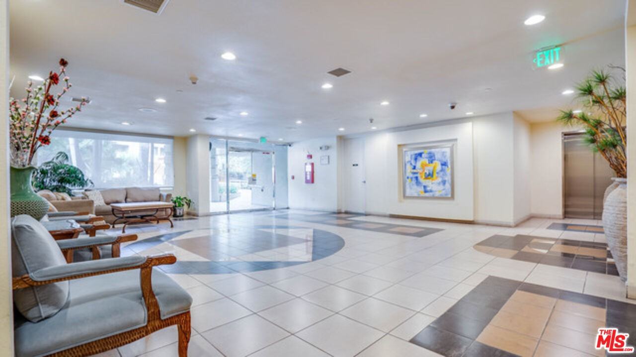 4100 Wilshire Blvd #4100-207 - Photo 4 of 38