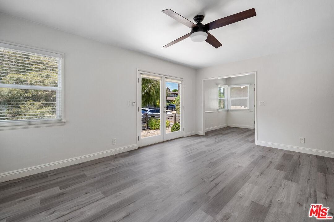 908 Venezia Ave #908 - Photo 2 of 17