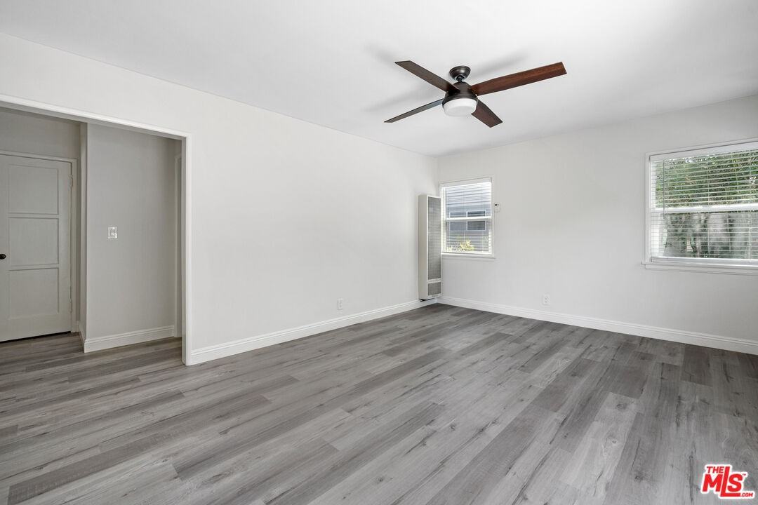 908 Venezia Ave #908 - Photo 3 of 17