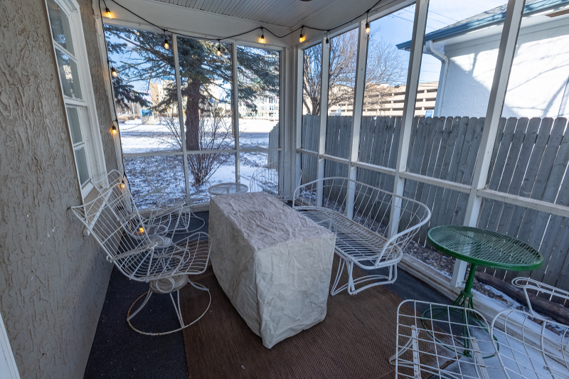 1621 W 22nd St - Photo 7 of 20