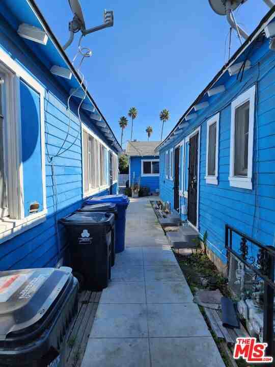 1402 N Las Palmas Ave #1402 - Photo 2 of 15