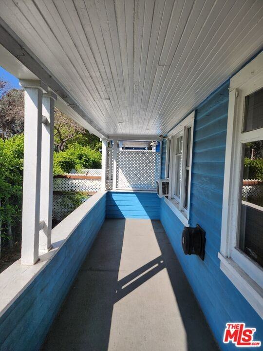 1402 N Las Palmas Ave #1402 - Photo 4 of 15