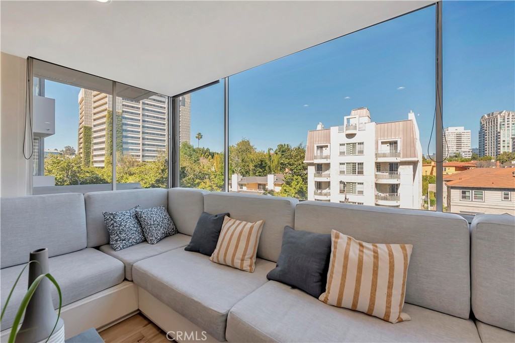 969 Hilgard Ave #969-405 - Photo 7 of 19