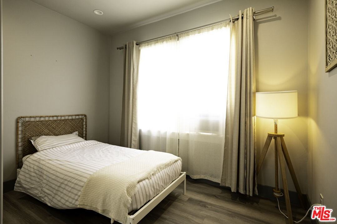 1559 1/2 S Harvard Blvd #1559 - Photo 2 of 11