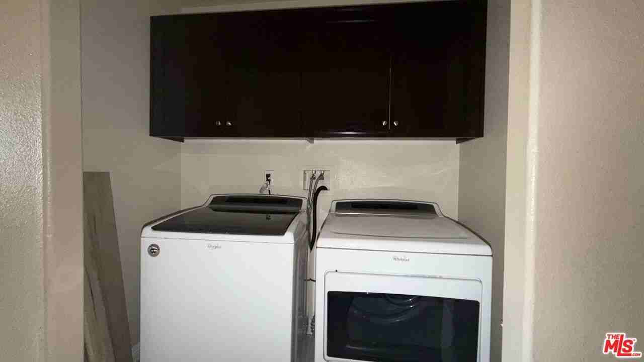 1210 W 39th St #1210-5 - Photo 3 of 14