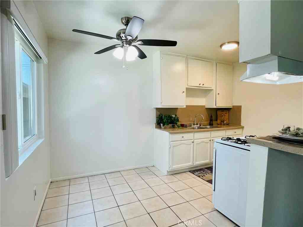 12437 Harris Ave #12437A - Photo 6 of 14